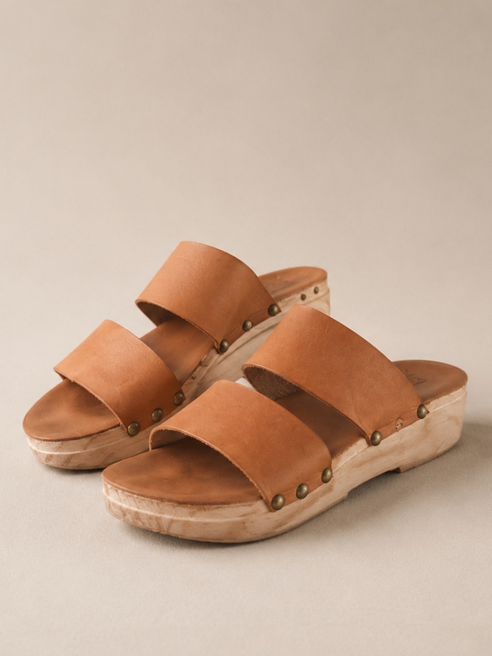 beek | Leather & Wood Studded Slides Slip On Platform Sandals Shoe Women’s 7 Tan